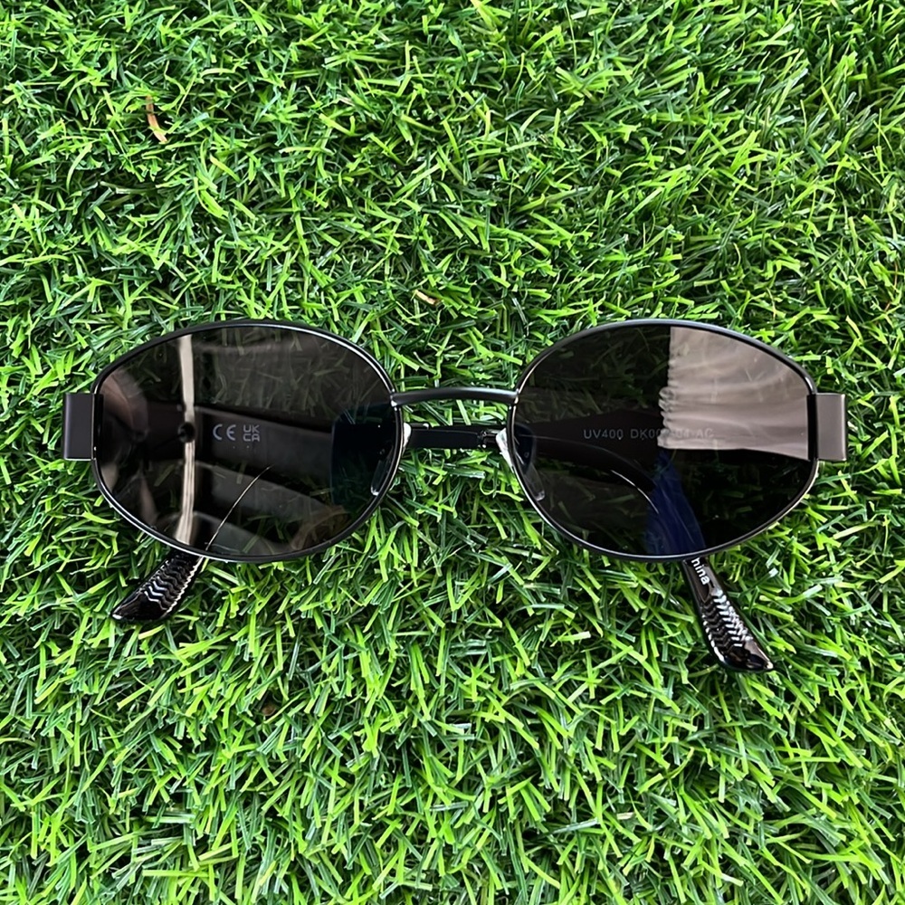 LIVHO Black Trendy Sunglasses Unisex
